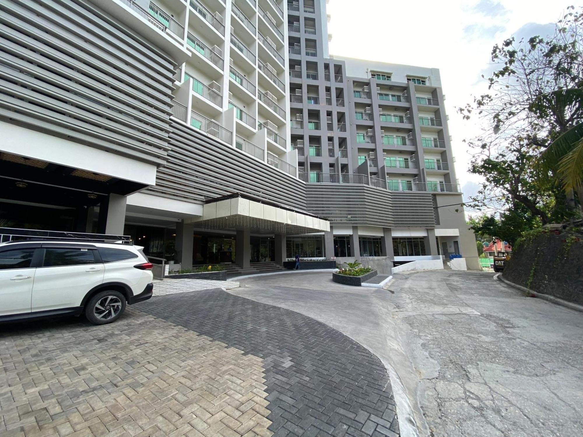 Hayat Sky Towers Hotel Cebu Eksteriør billede