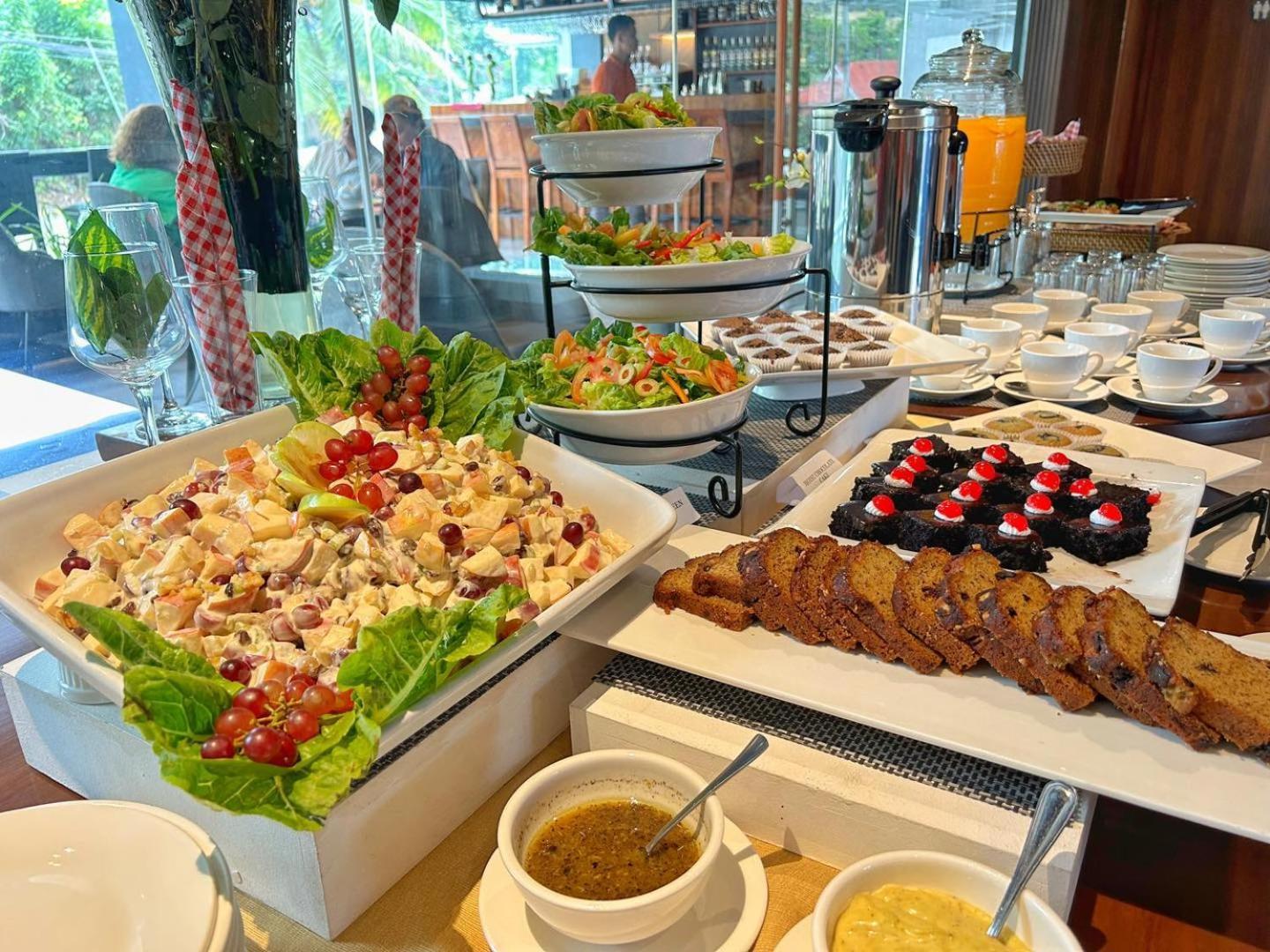 Hayat Sky Towers Hotel Cebu Eksteriør billede