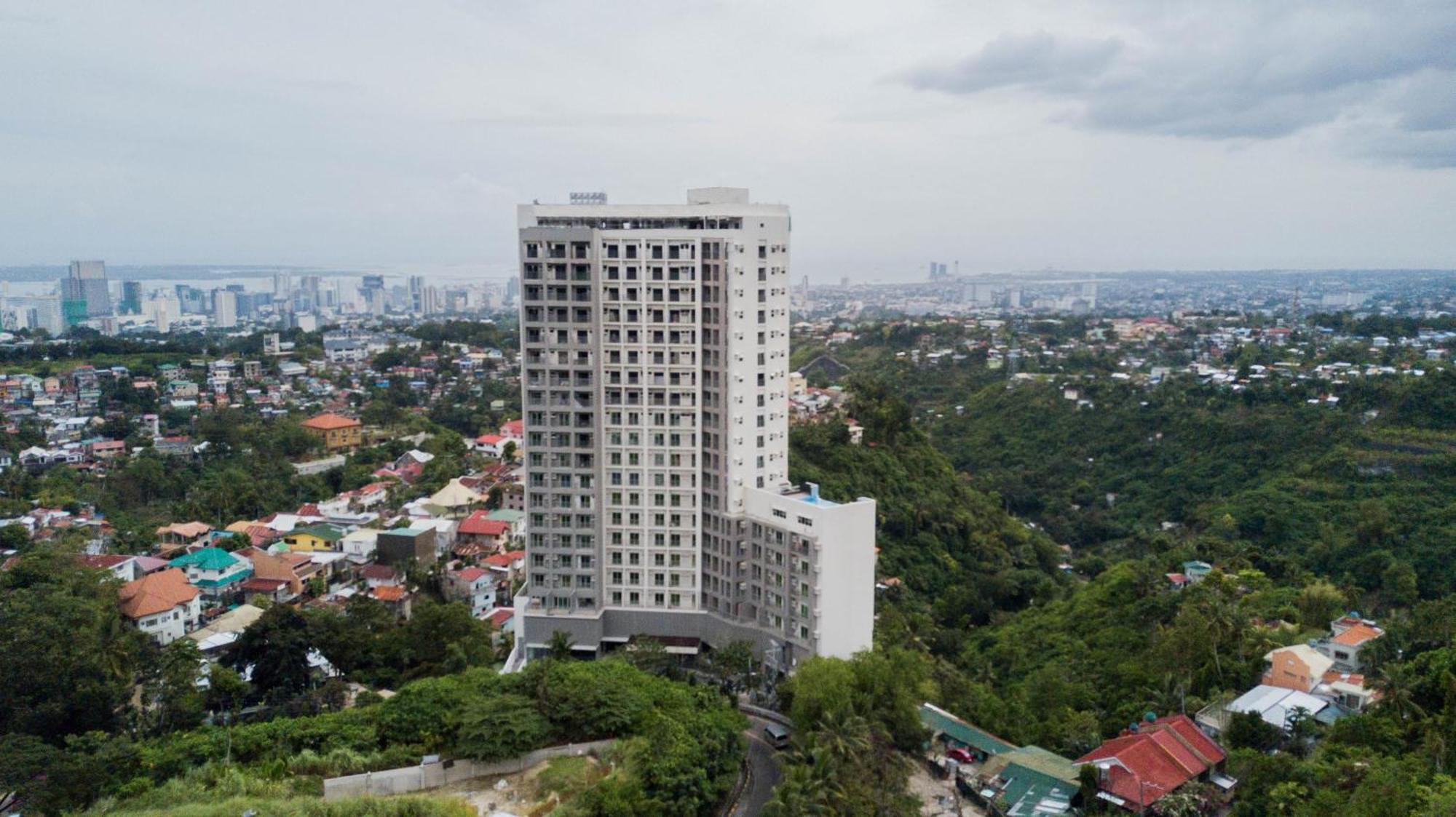 Hayat Sky Towers Hotel Cebu Eksteriør billede