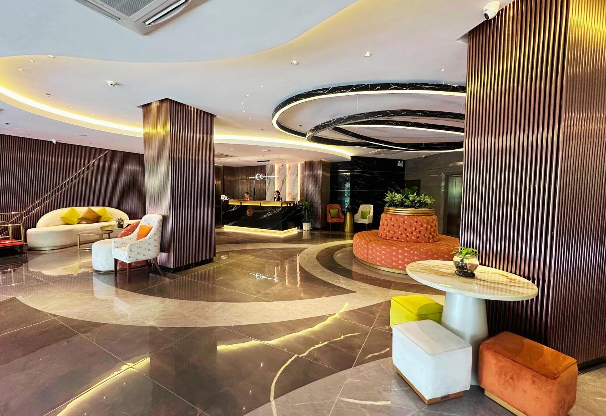 Hayat Sky Towers Hotel Cebu Eksteriør billede