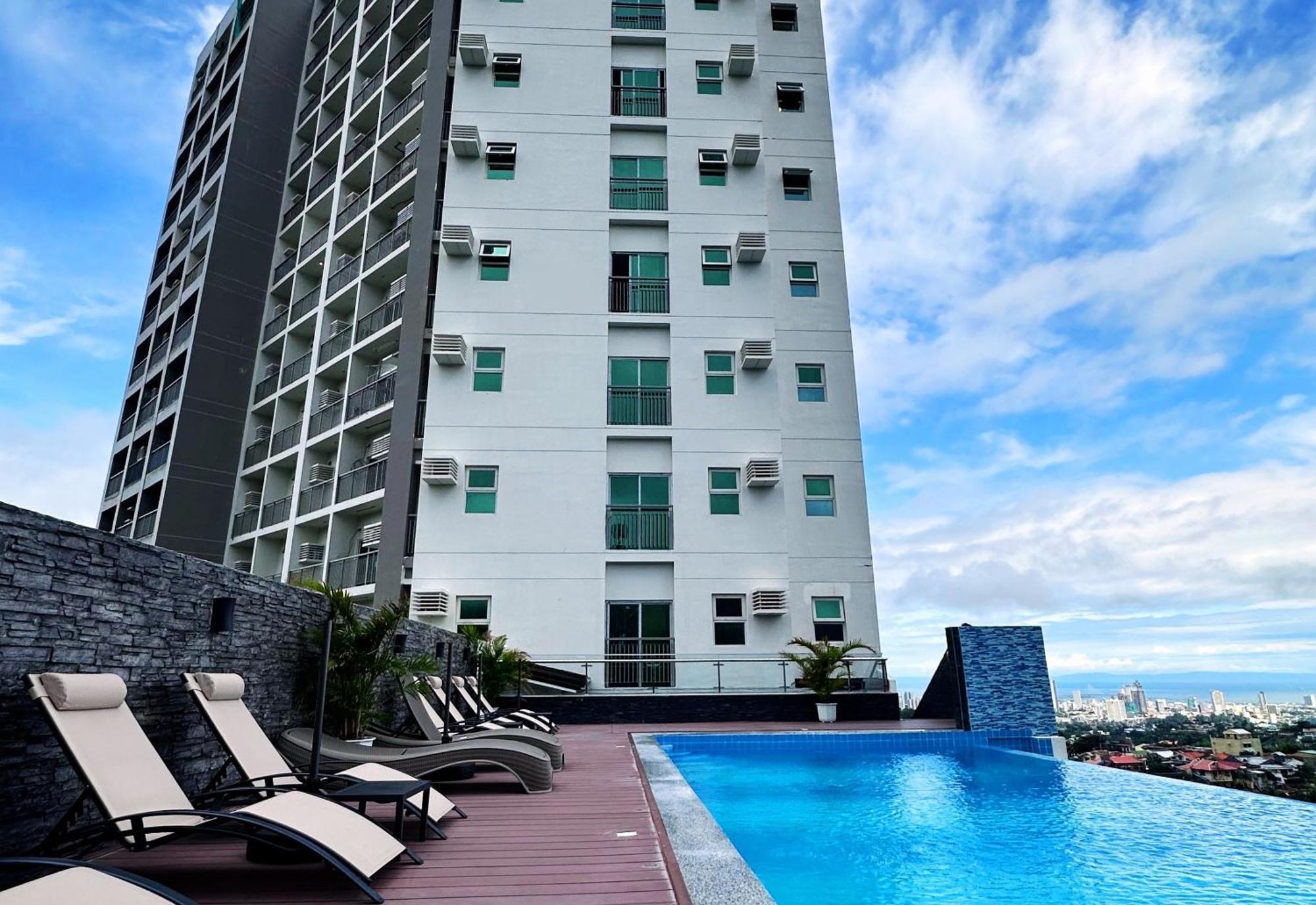 Hayat Sky Towers Hotel Cebu Eksteriør billede