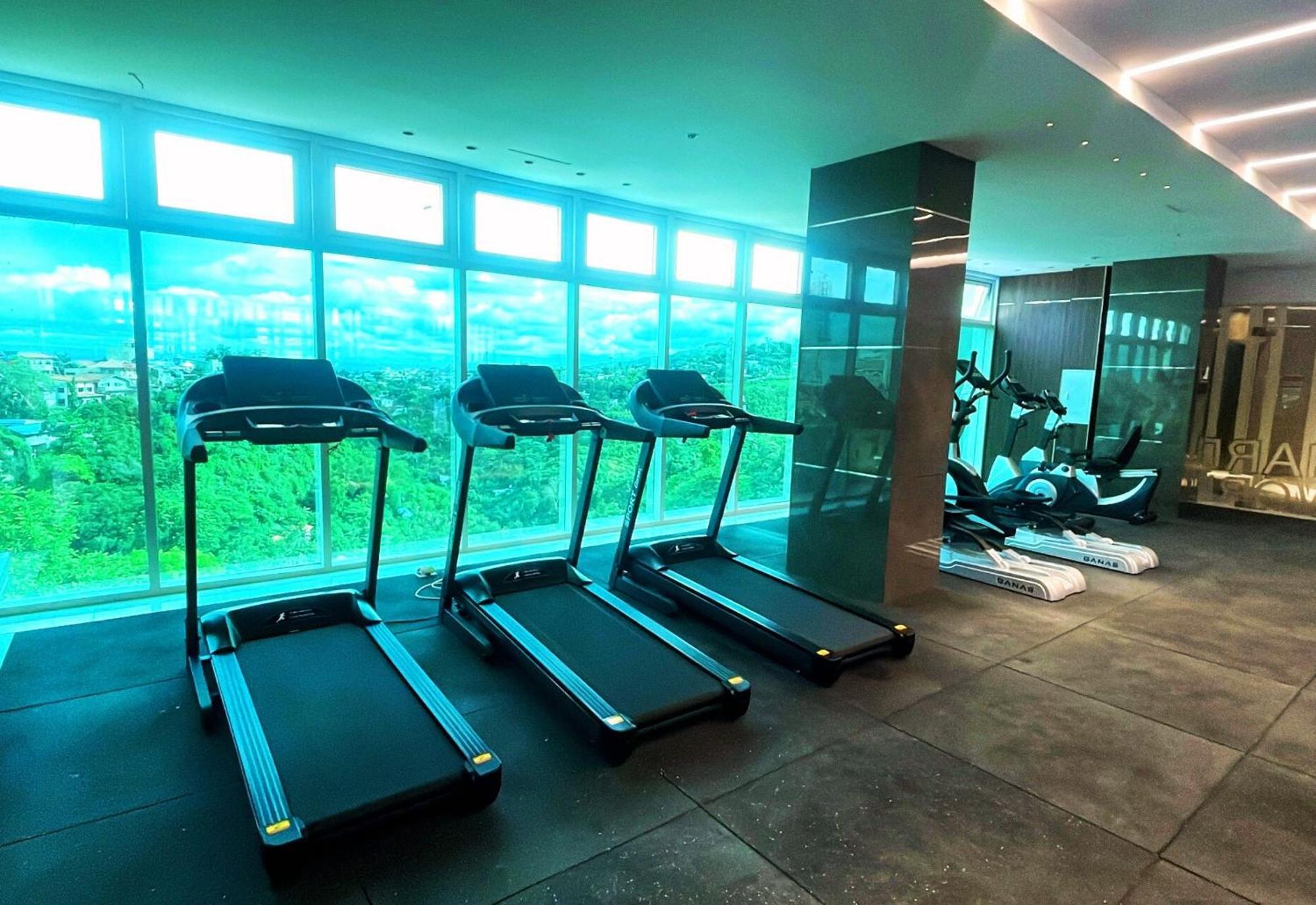 Hayat Sky Towers Hotel Cebu Eksteriør billede